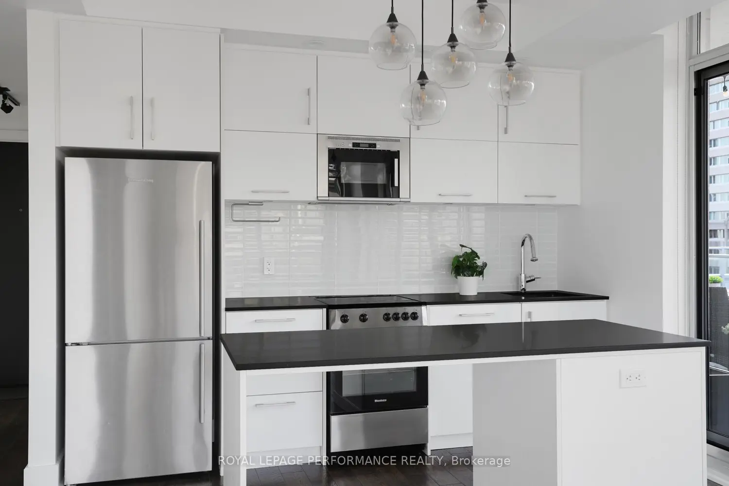 Additional image 12 of 255 Bay Street 1603