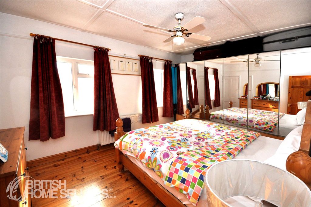 Additional image 11 of 4 bed semi-detached house for saleHind Crescent, Erith DA8