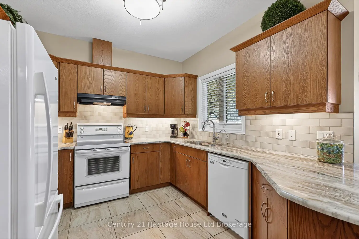 Additional image 3 of 450 Lakeview Drive 13
