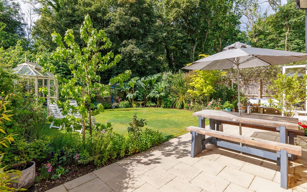 Additional image 16 of 5 bed detached house for saleHooke Close, Freshwater PO40
