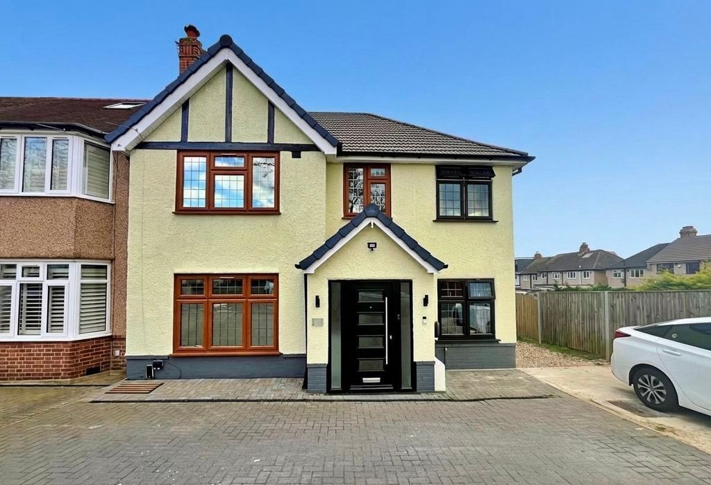 4 bed terraced house for saleBurwell Avenue, Greenford UB6