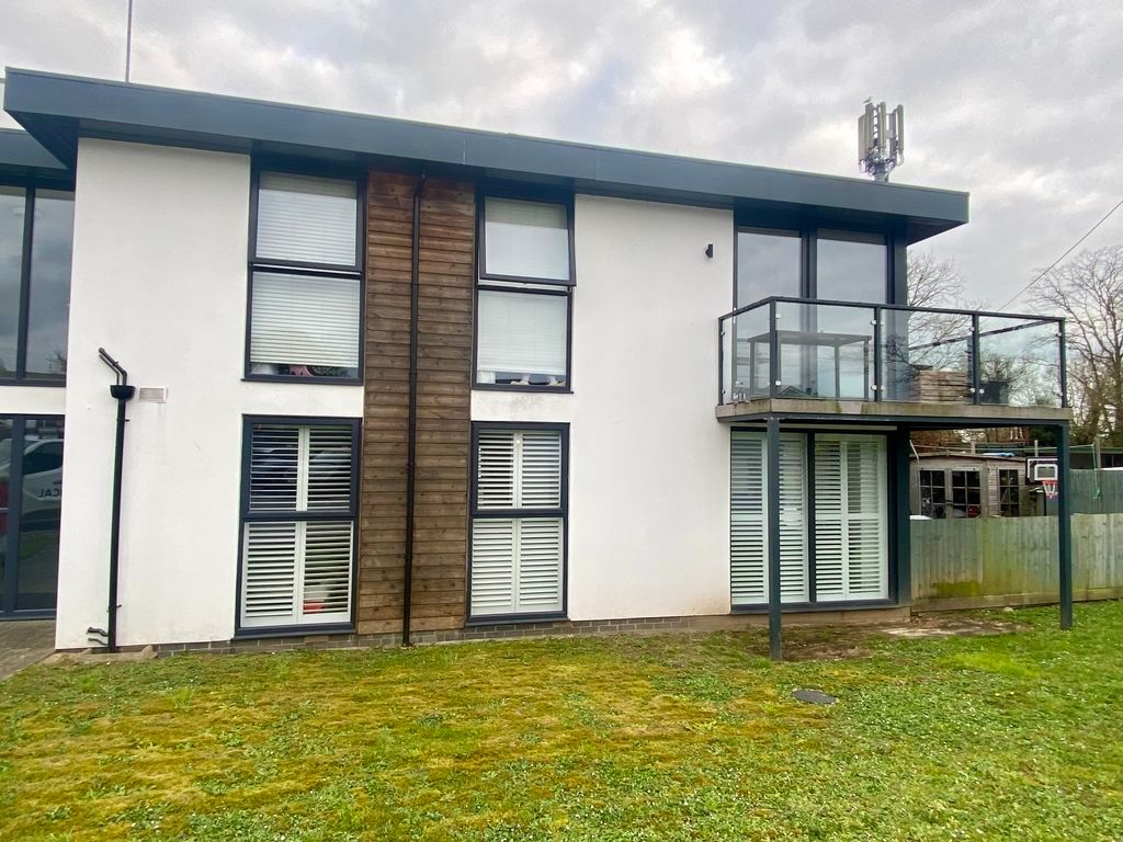 2 bed flat for saleStow Crescent, Fareham PO15