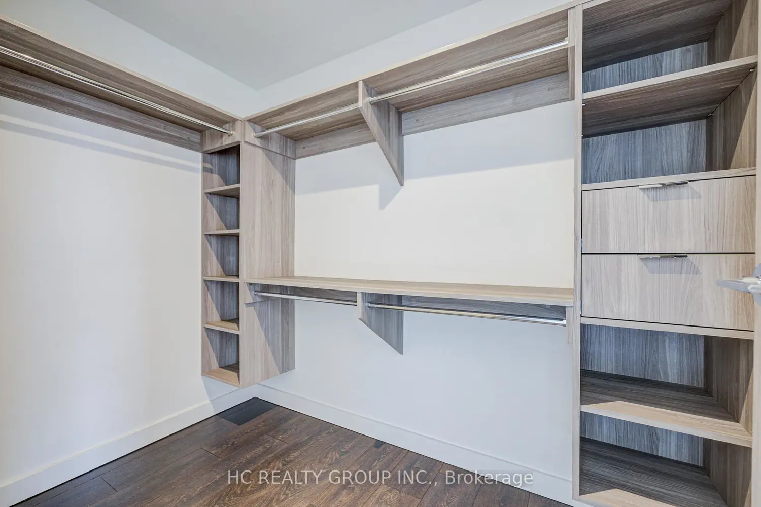 25 Mcmahon Drive 1703