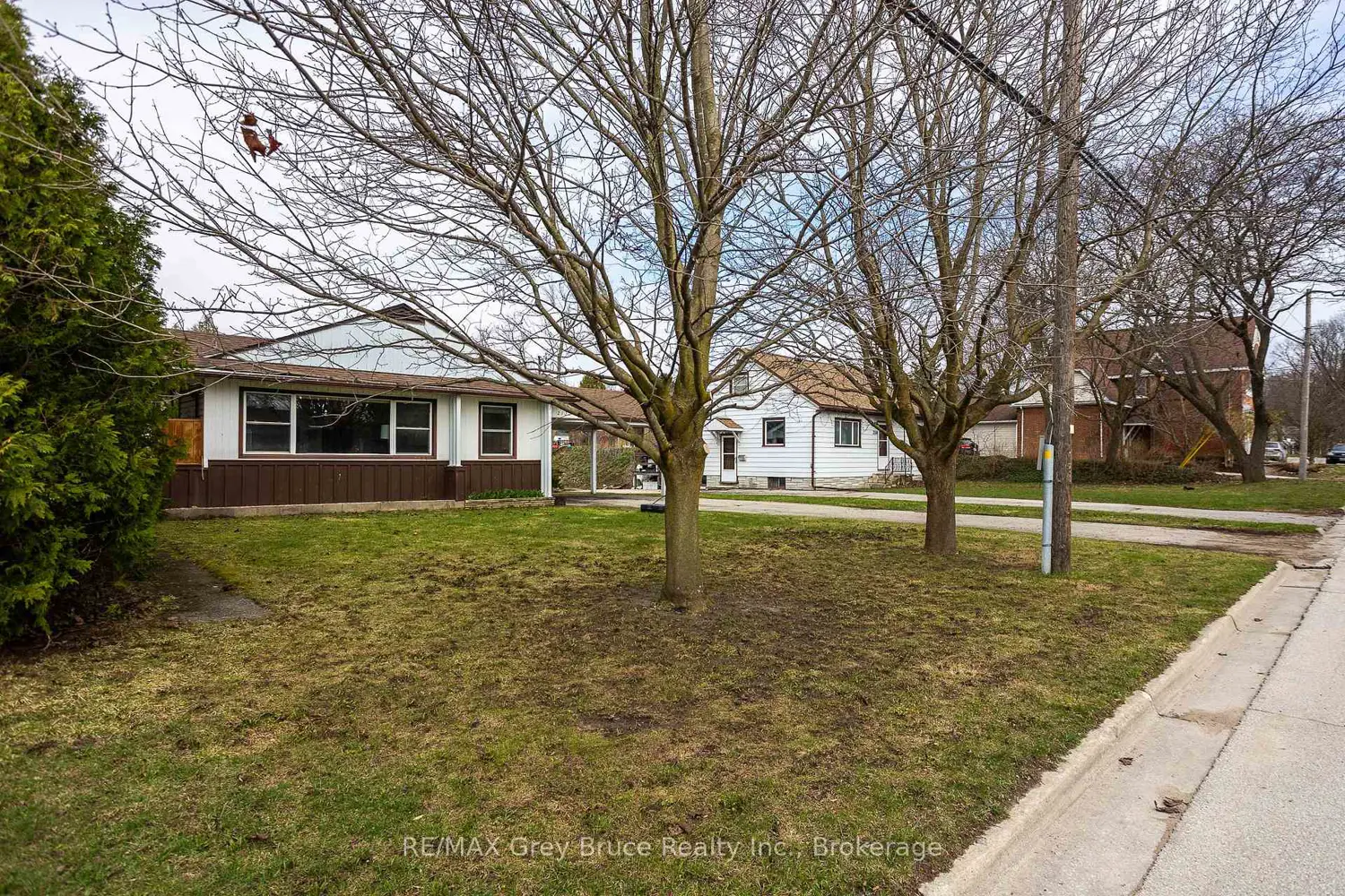 2120 4Th Avenue photo 2