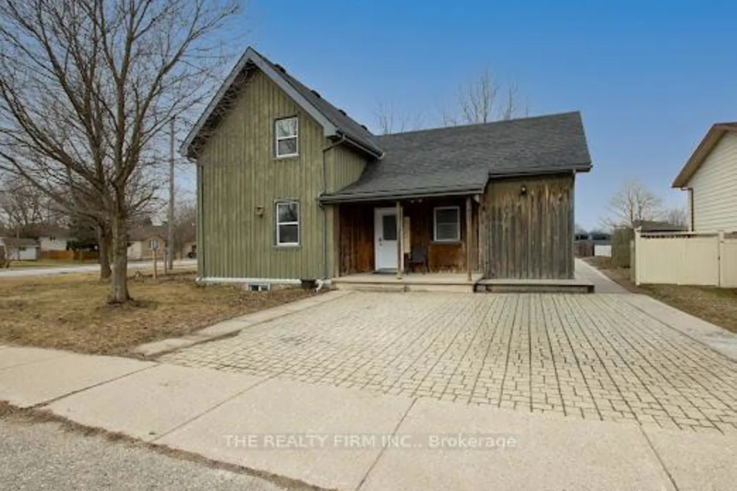 51 Huron Road photo 4