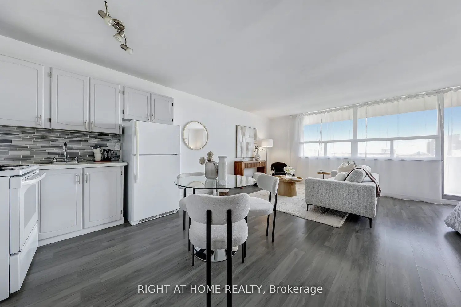 Additional image 9 of 40 Homewood Avenue 908