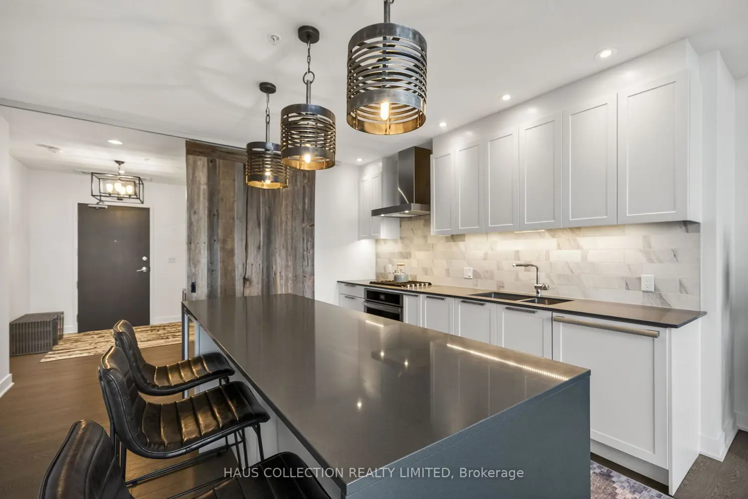 20 Daly Avenue Ph2302 photo 3