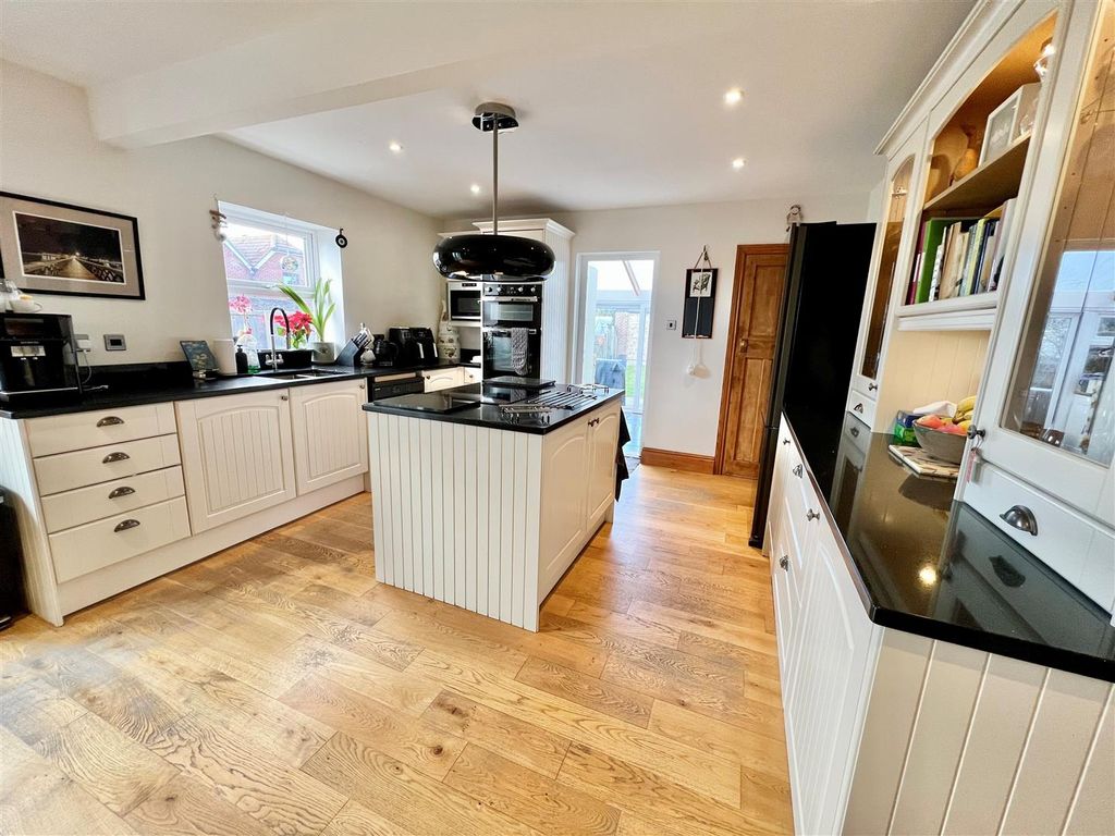 Additional image 5 of 3 bed semi-detached house for saleFreshwater, Isle Of Wight PO40