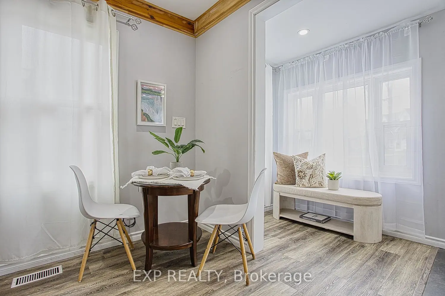 68 Riverside Drive photo 4