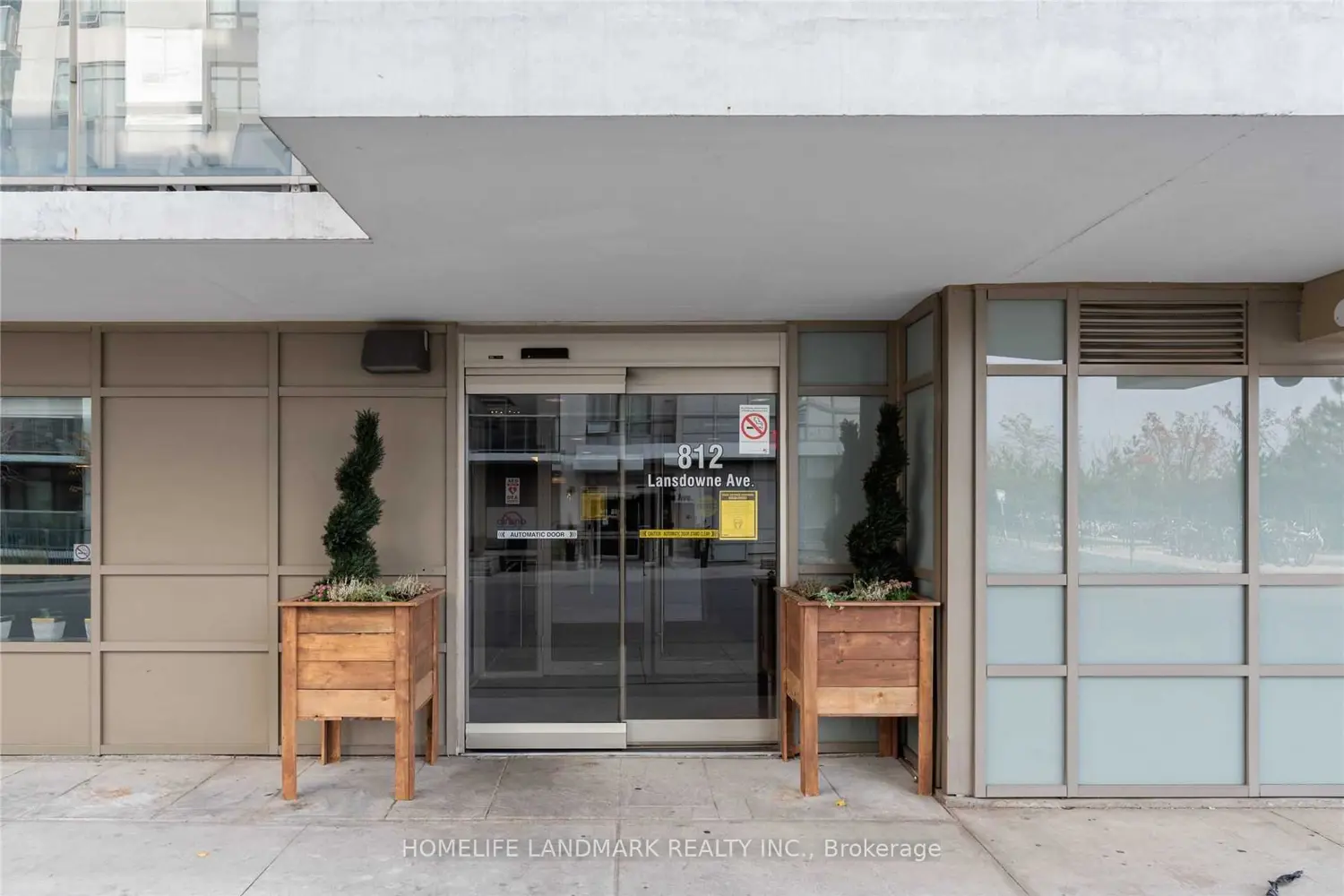 812 Lansdowne Avenue 123