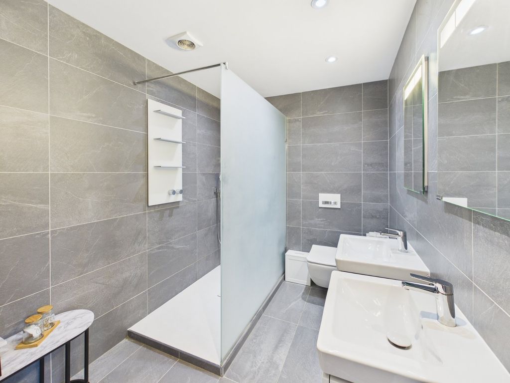 Additional image 7 of 2 bed flat for salePackhorse Road, Gerrards Cross, Buckinghamshire SL9