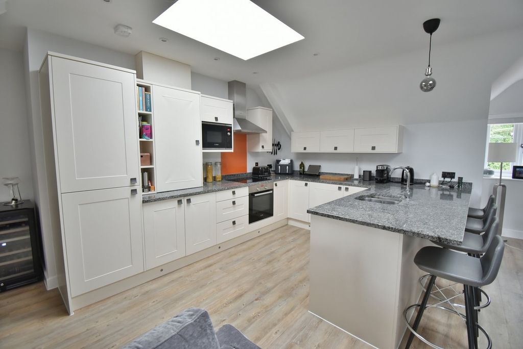 Additional image 6 of 2 bed flat for saleBeaufoys Avenue, Ferndown BH22