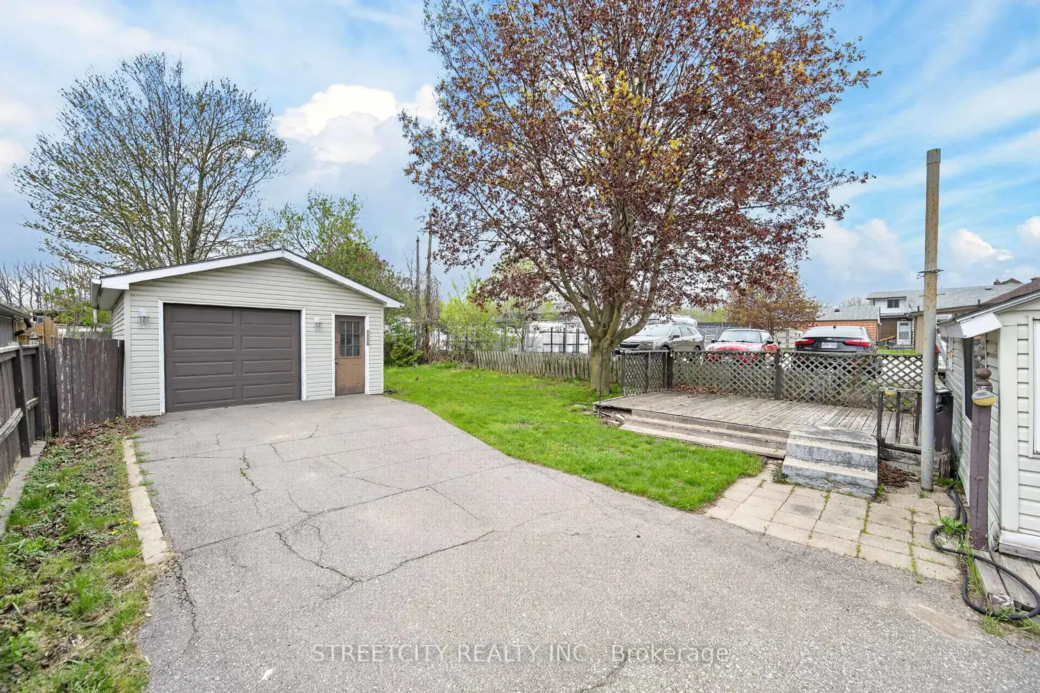 384 Brock Street photo 4