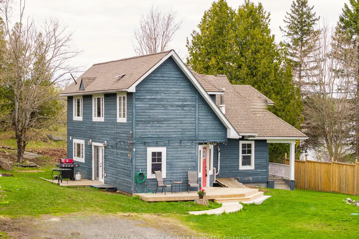 569 Hurdville Road photo 3