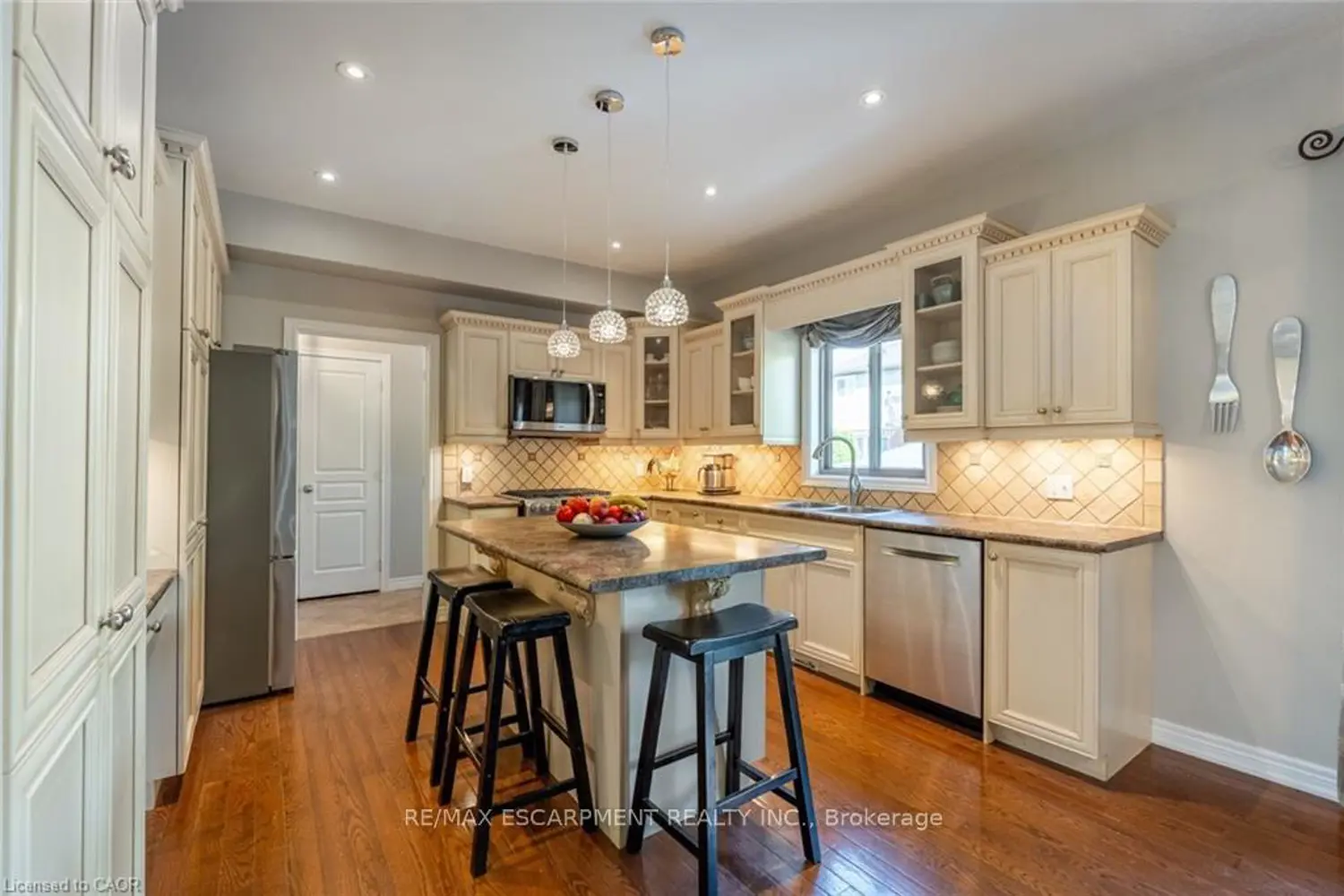 2338 Norland Drive photo 2
