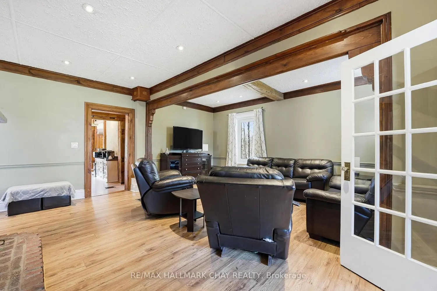 115 Doran Road photo 2