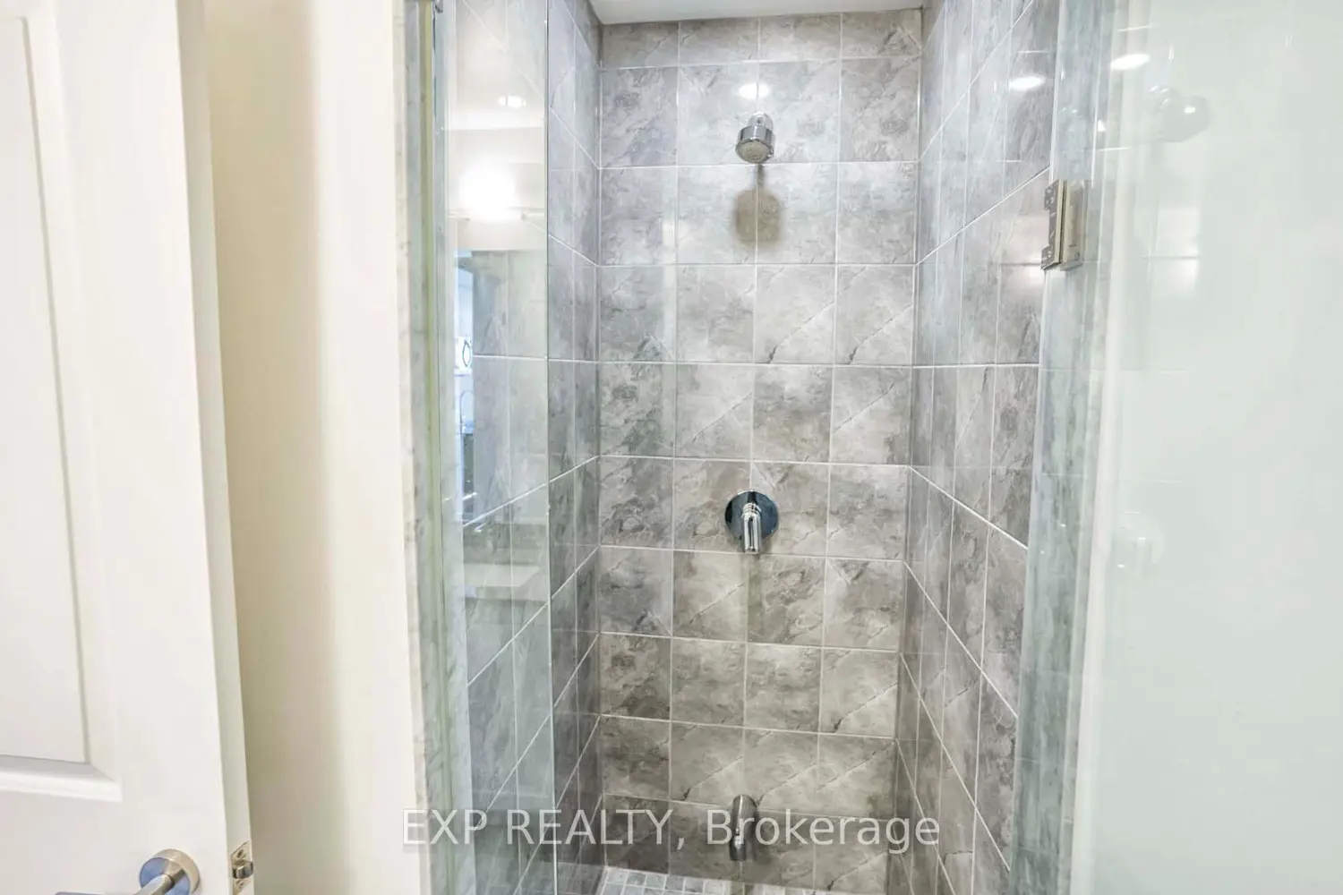 Additional image 16 of 2800 Keele Street 605