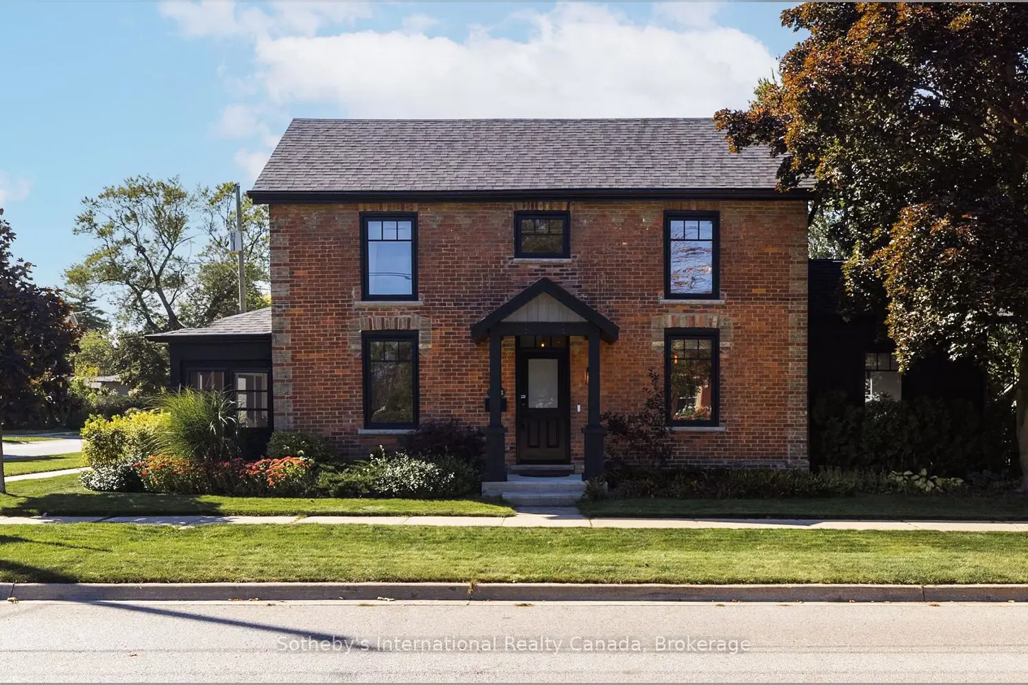 258 Maple Street photo 3