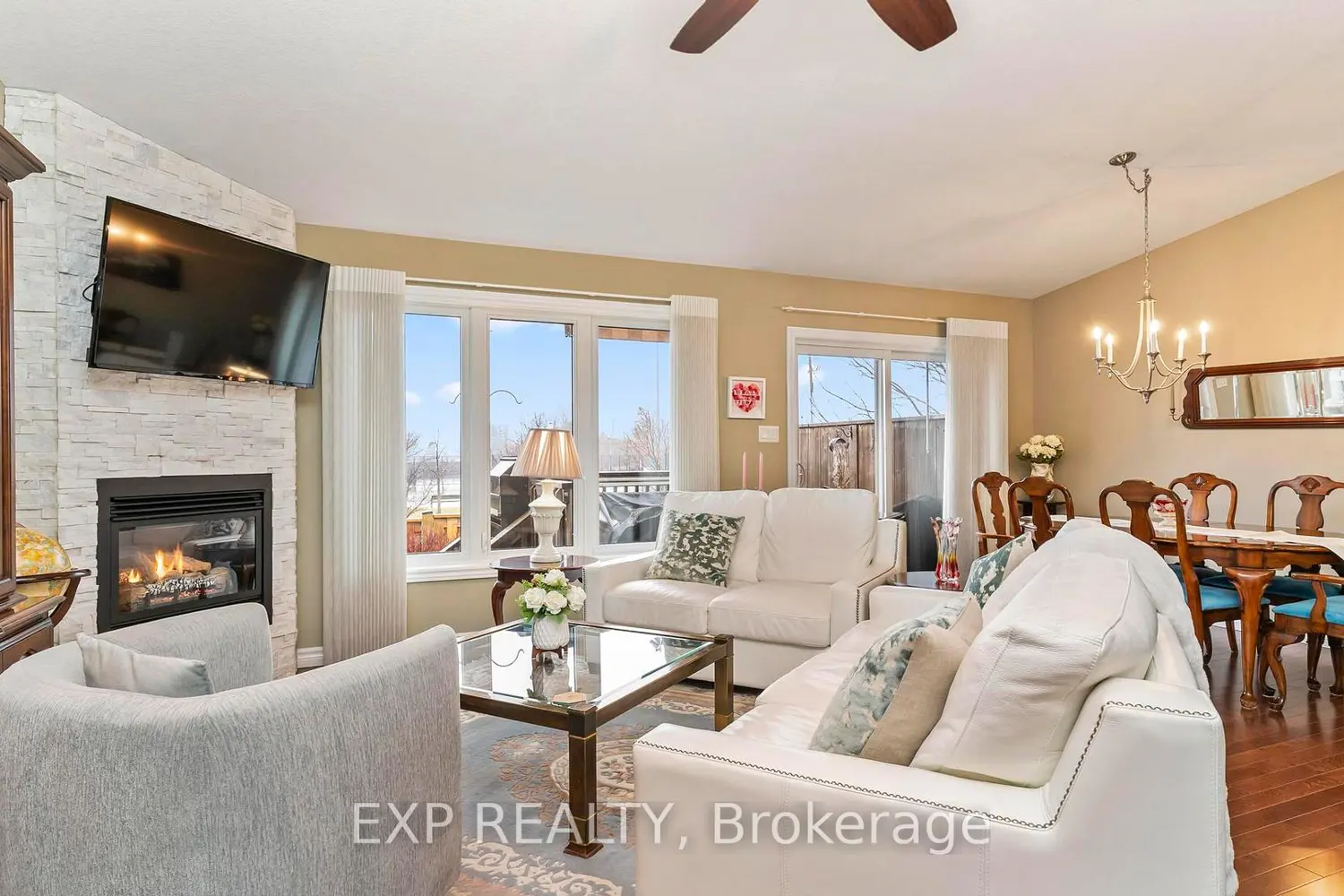 2100 Denview Avenue 14 photo 5