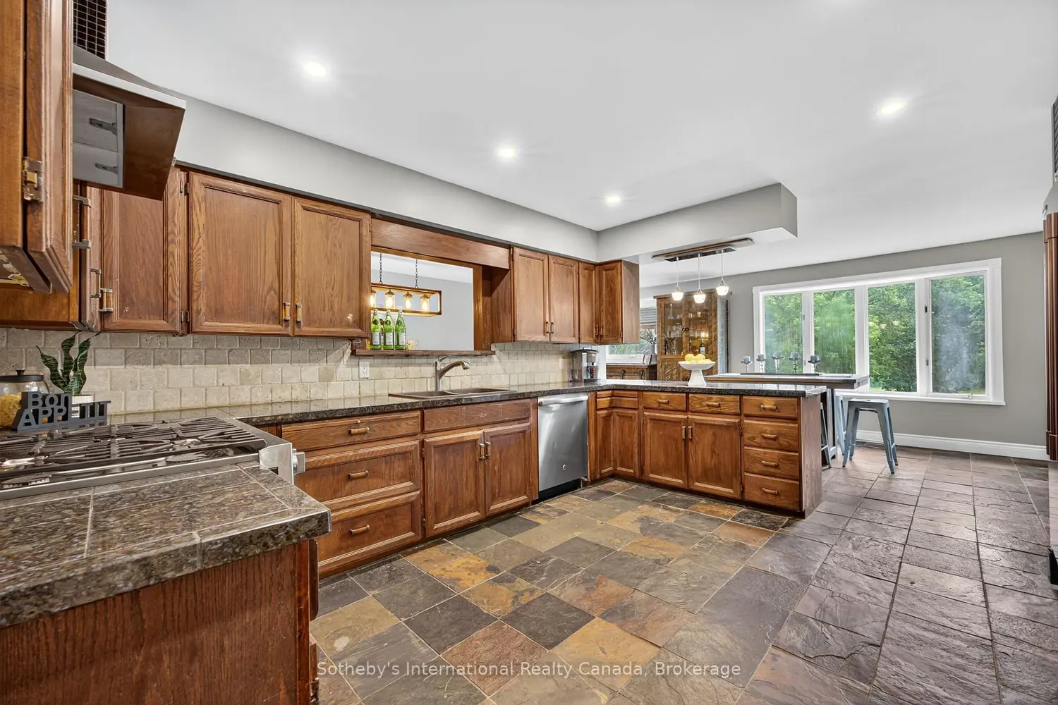 79 Caroline Street photo 2