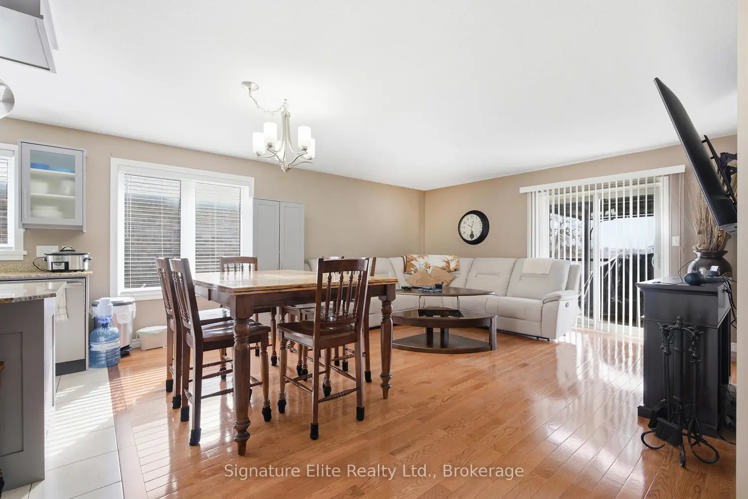 105 Milton Seiler Crescent photo 5