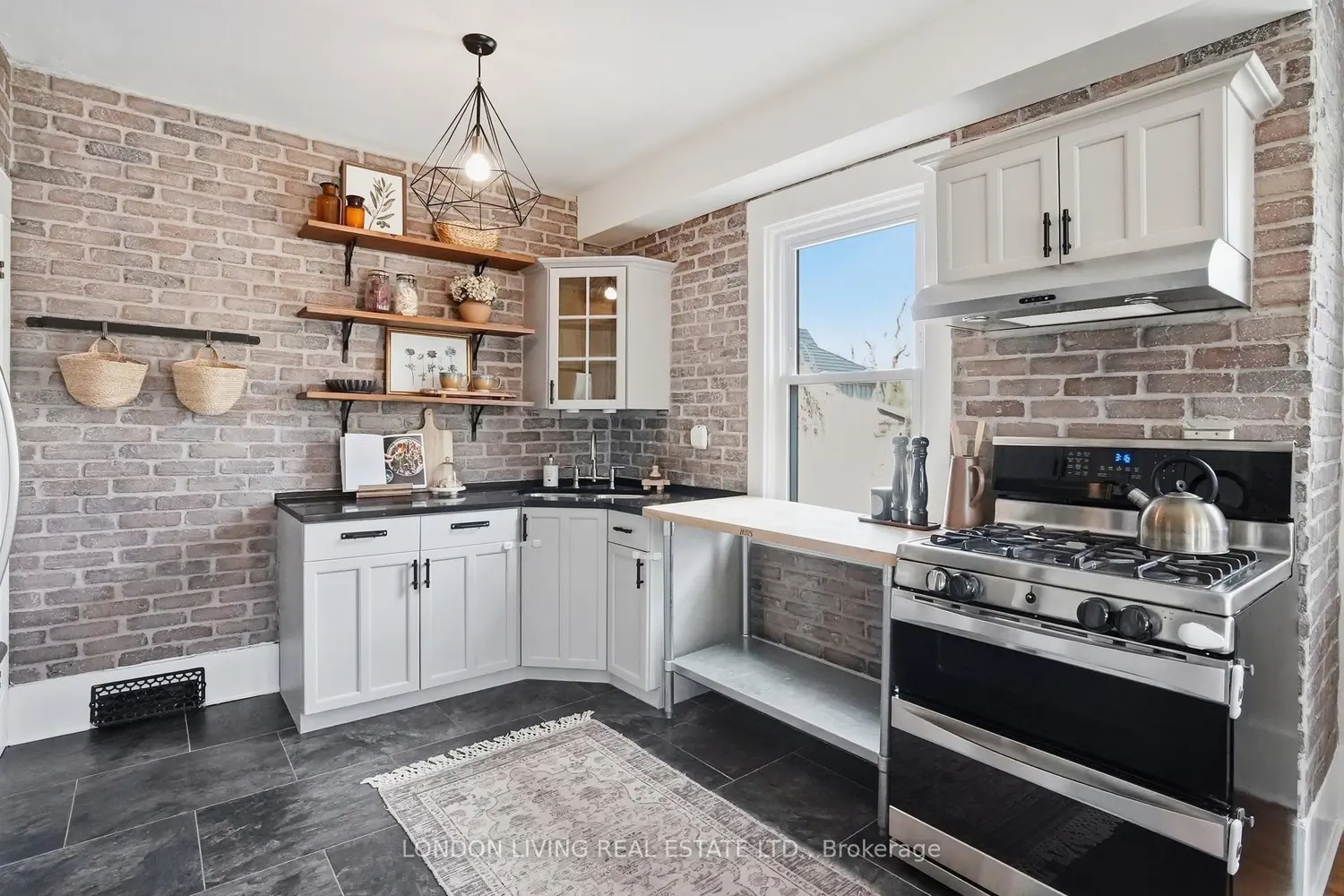 88 Tecumseh Avenue photo 5