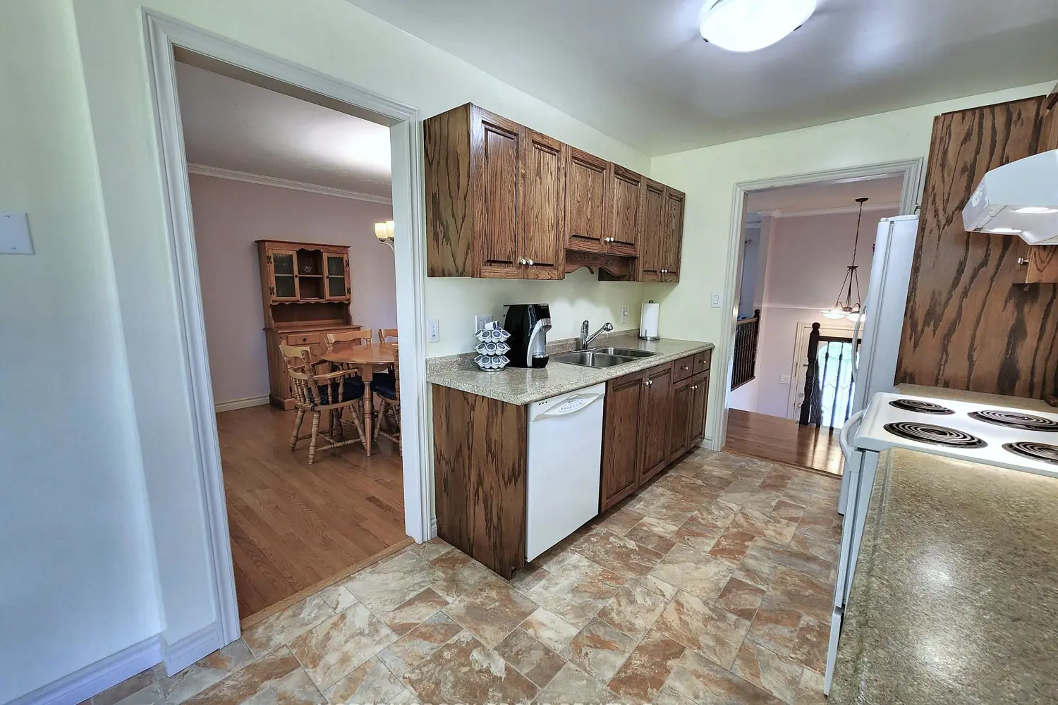 382 Pearl Street photo 5