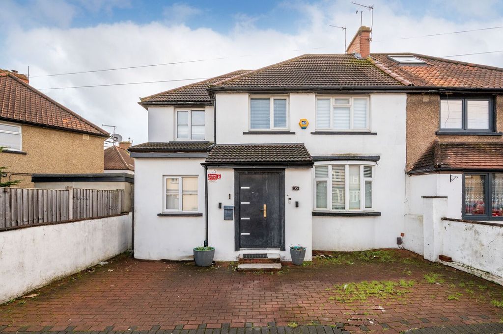 5 bed semi-detached house for saleWestbourne Road, Feltham TW13