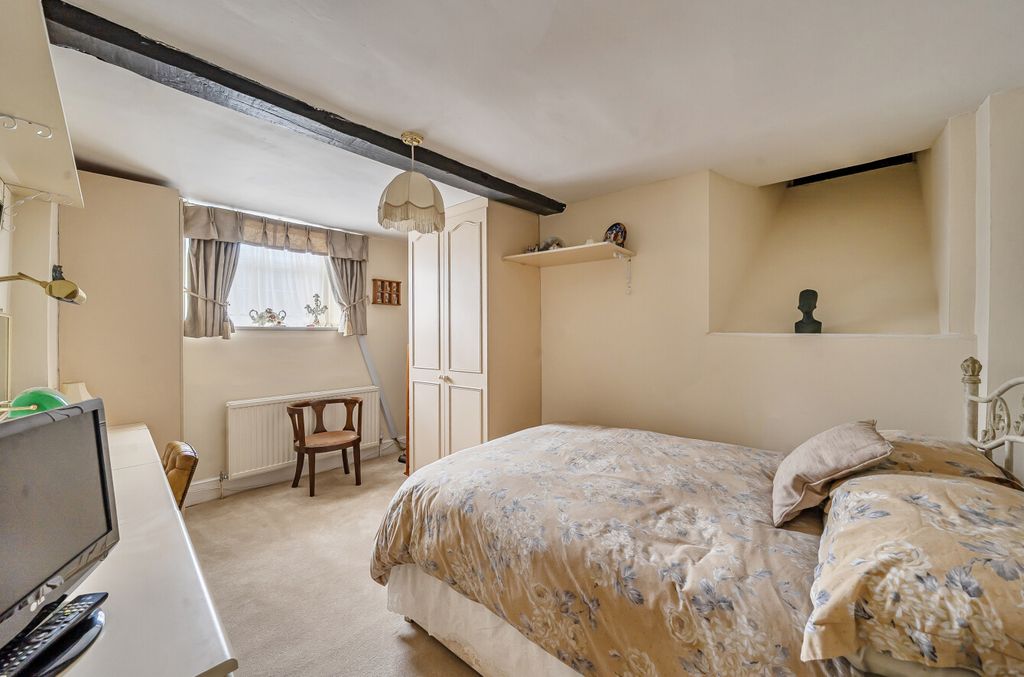 Additional image 11 of 2 bed flat for saleChurch Street, Faringdon, Oxfordshire SN7