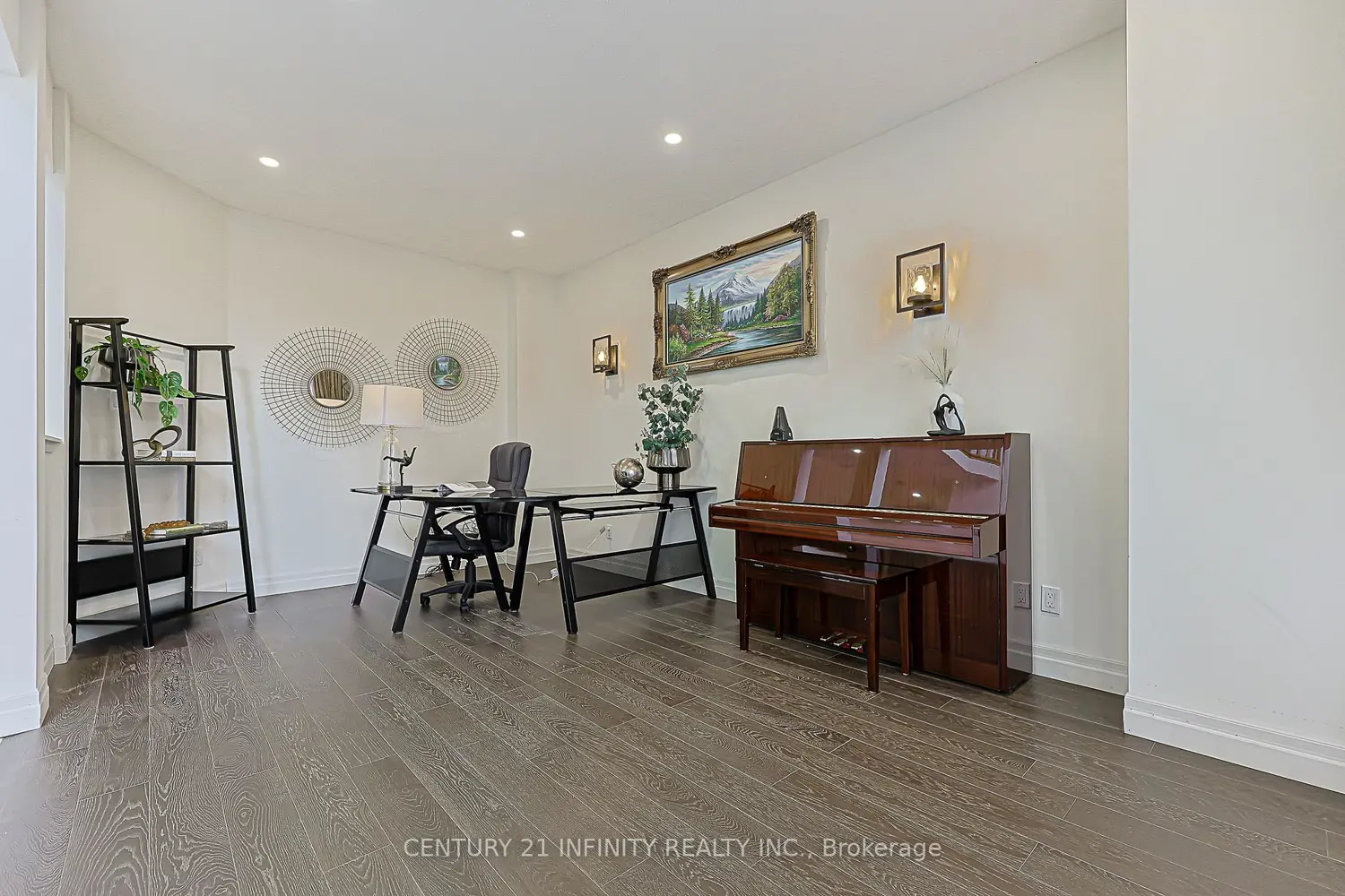 59 Splendor Drive photo 3
