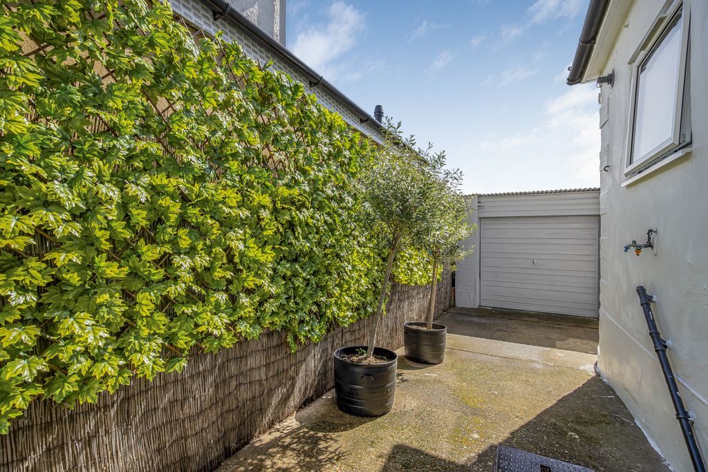 Additional image 21 of 3 bed detached house for saleThong Lane, Gravesend DA12