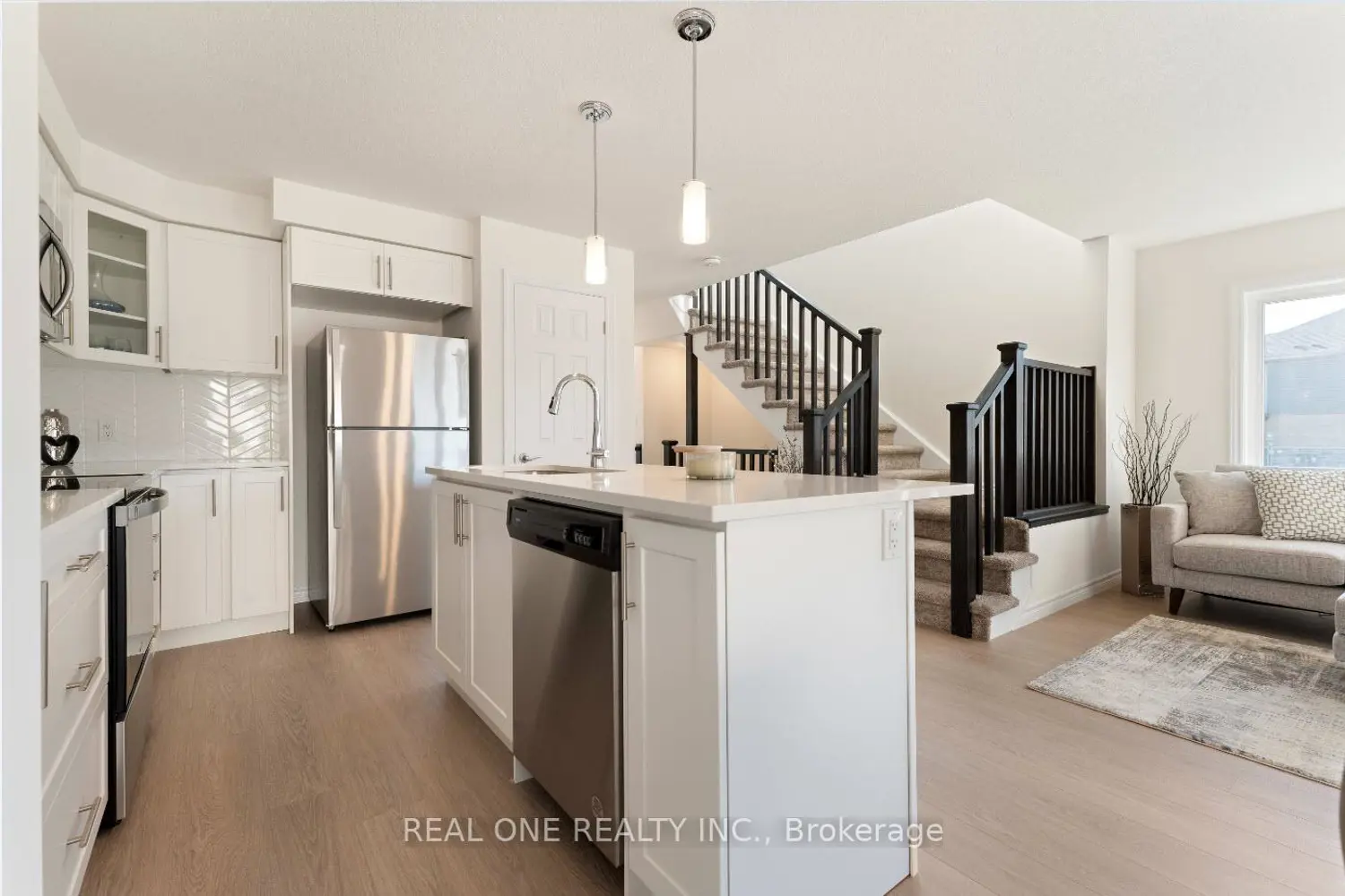 79 Harrison Drive photo 3