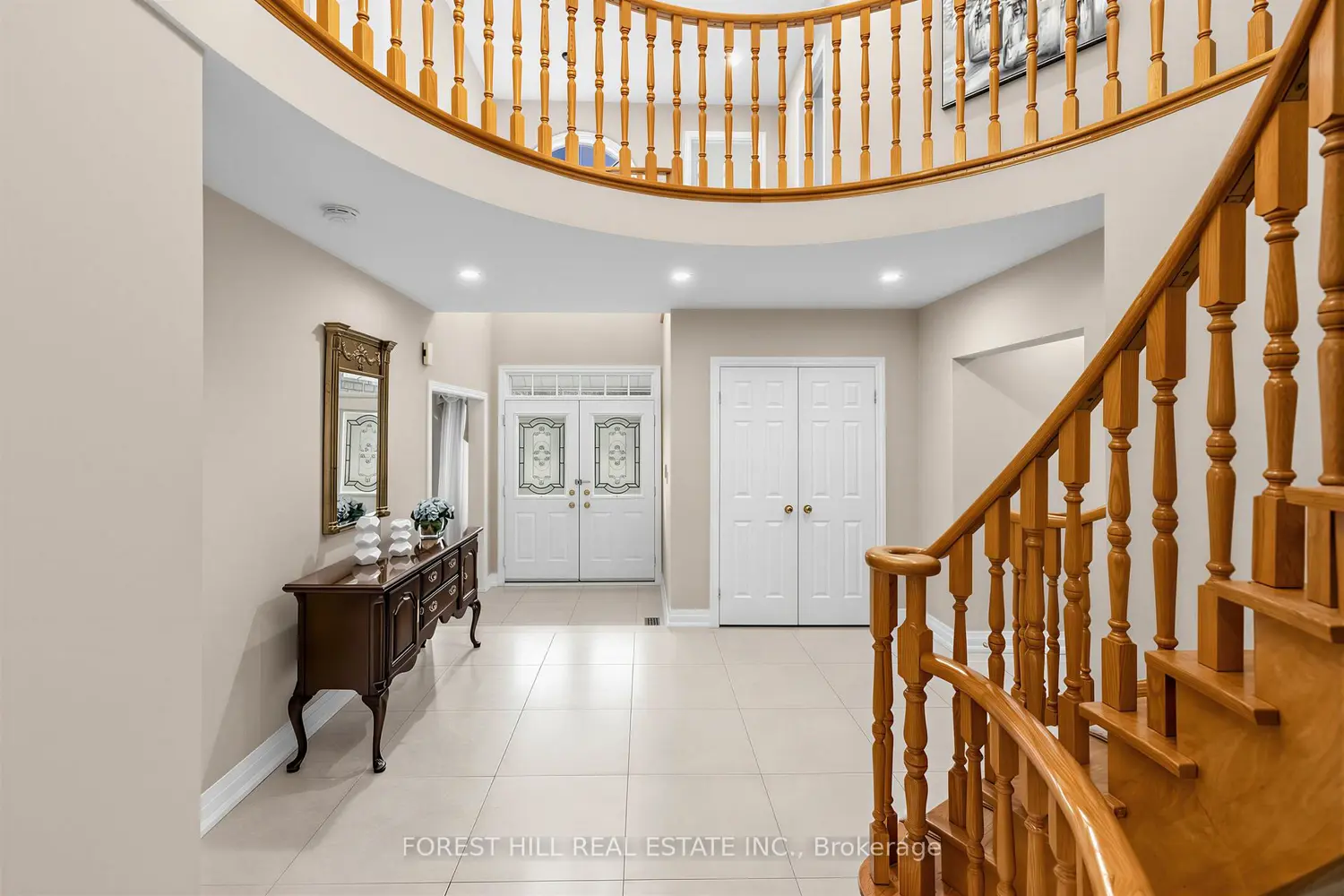 17 Lady Lynn Crescent photo 4