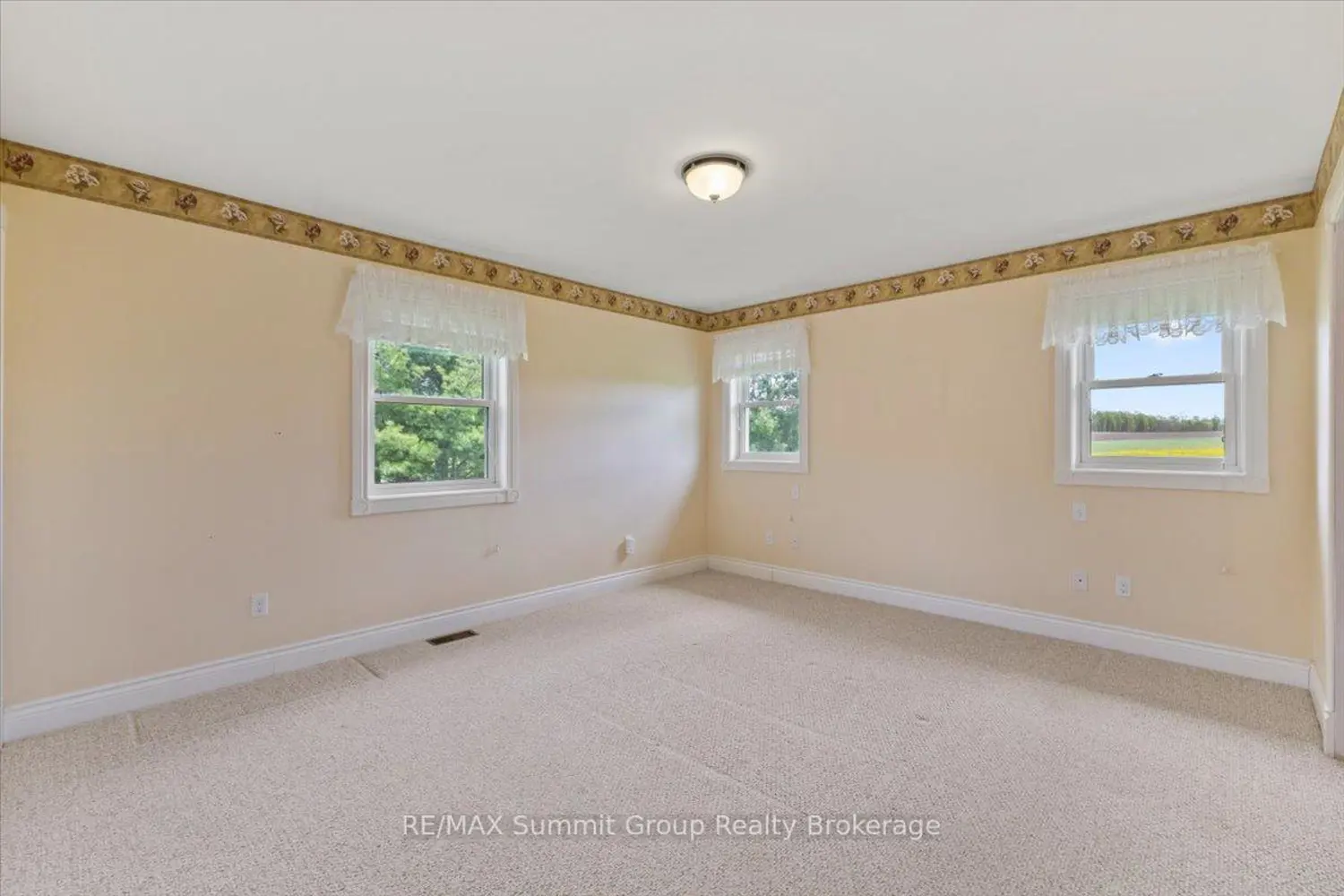 Additional image 6 of 225518 Southgate Road 22