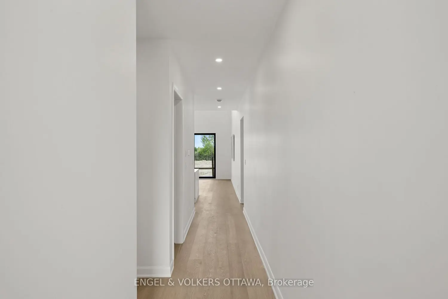 1220 Black Canary Drive photo 4