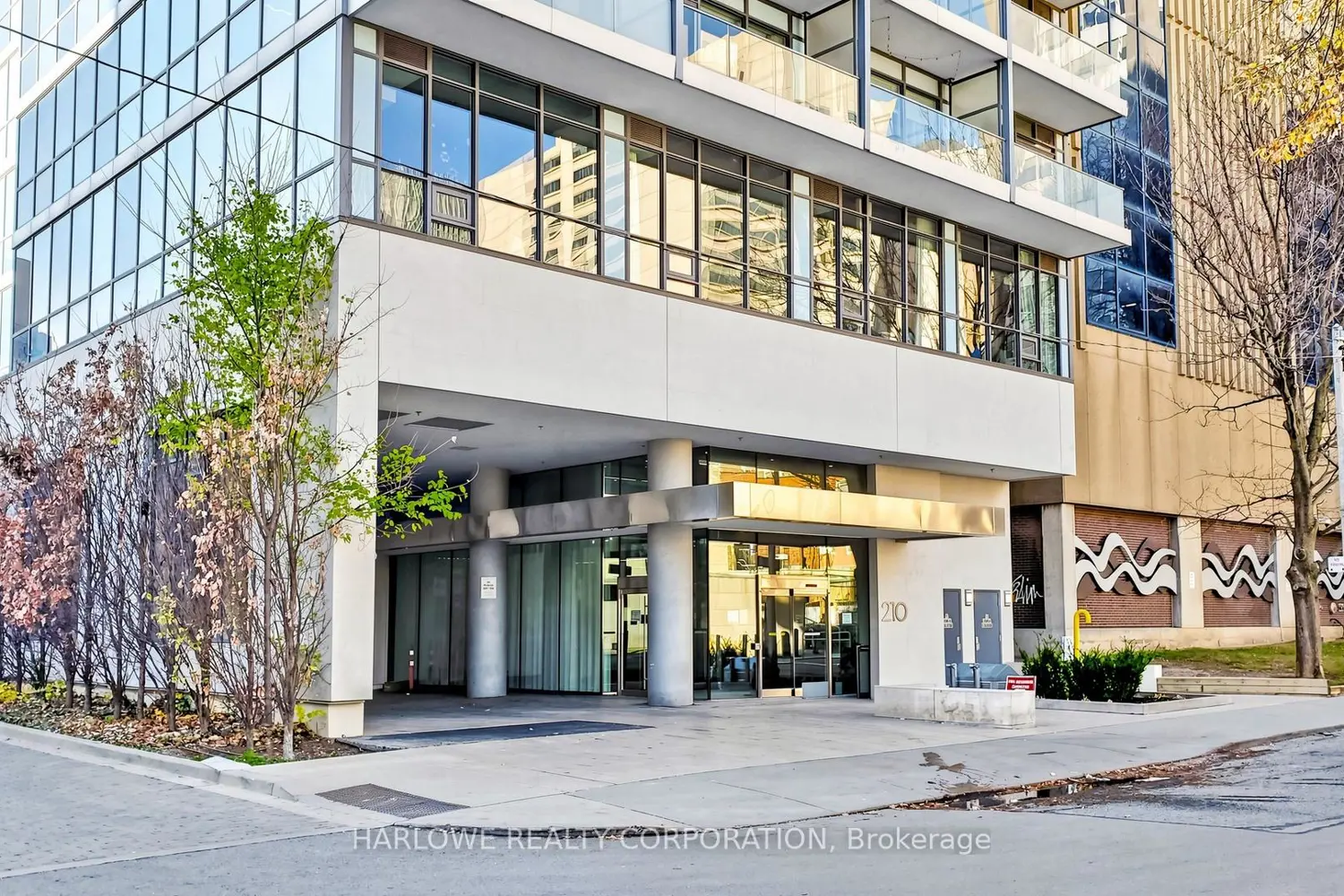 Additional image 4 of 210 Simcoe Street 510