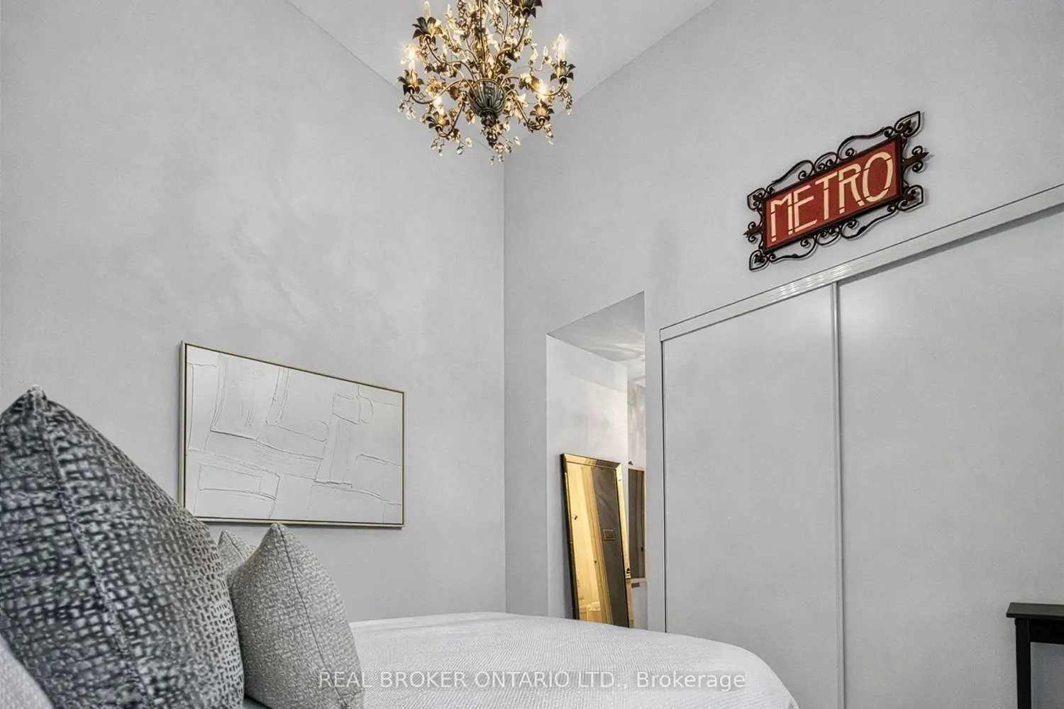 Additional image 12 of 380 Macpherson Avenue 209
