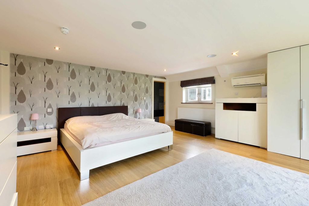 Additional image 20 of 7 bed detached house for saleVicarage Way, Gerrards Cross, Buckinghamshire SL9