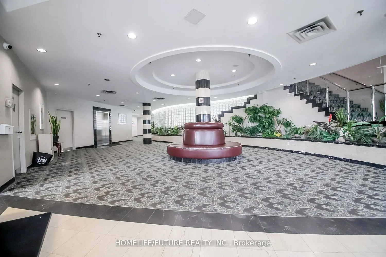 Additional image 3 of 2550 Lawrence Avenue 816