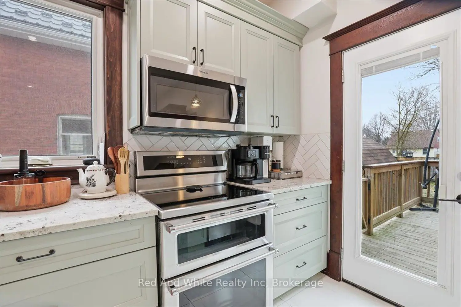 608 Ontario Street photo 2