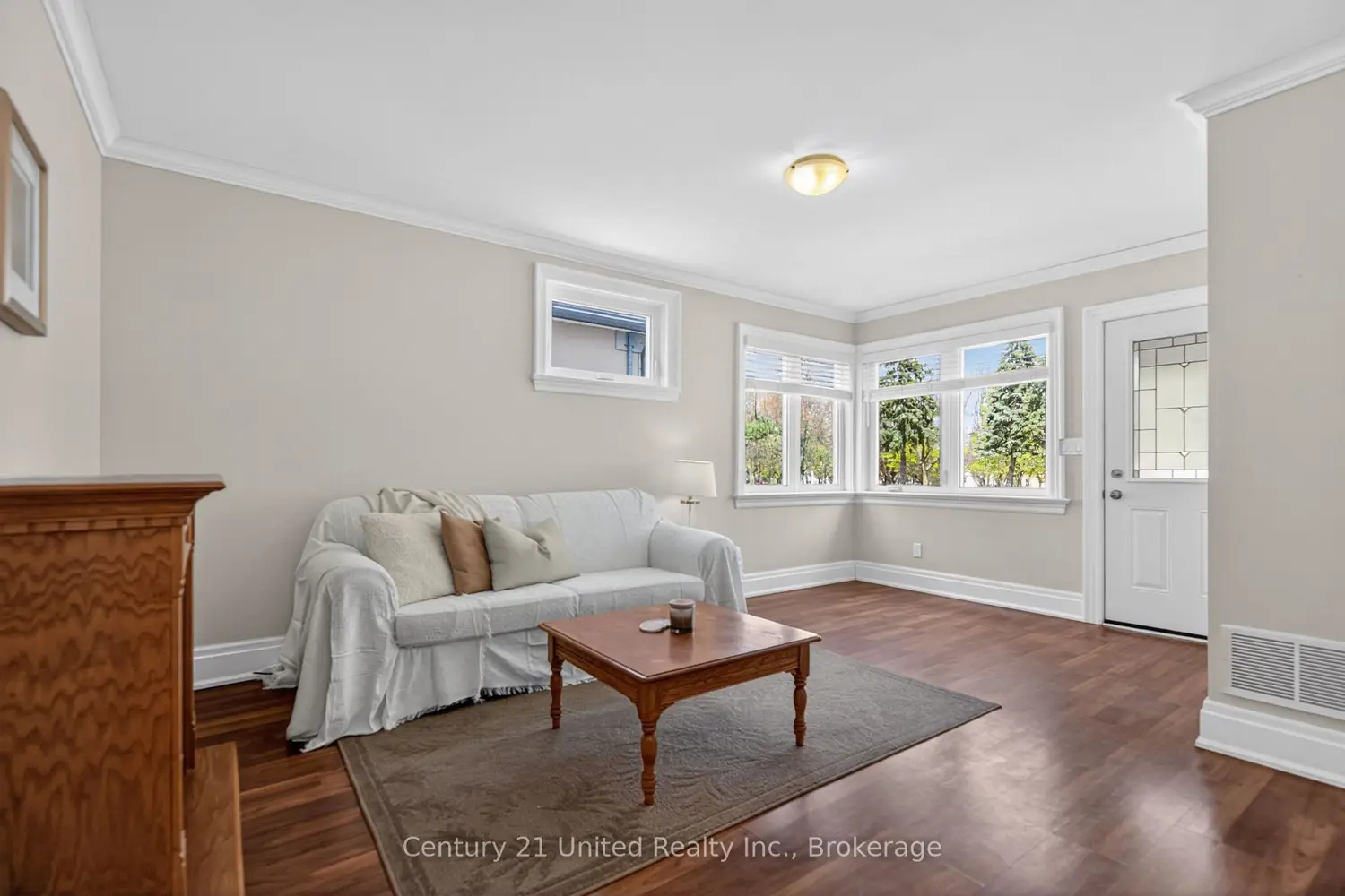 810 Byron Street photo 4