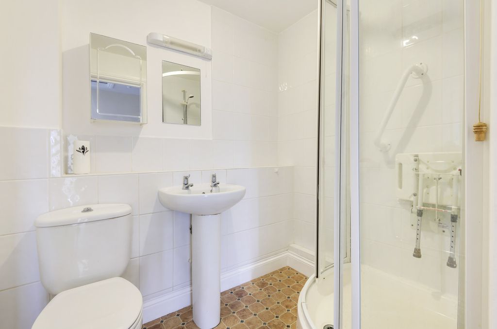 Additional image 7 of 2 bed flat for saleChurch Street, Faringdon, Oxfordshire SN7