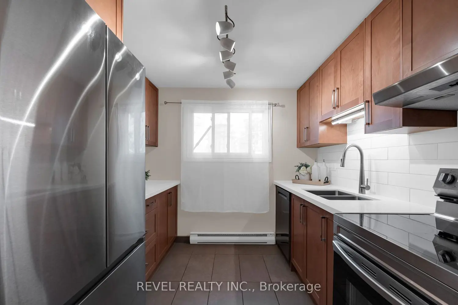 Additional image 5 of 16 Quail Crescent