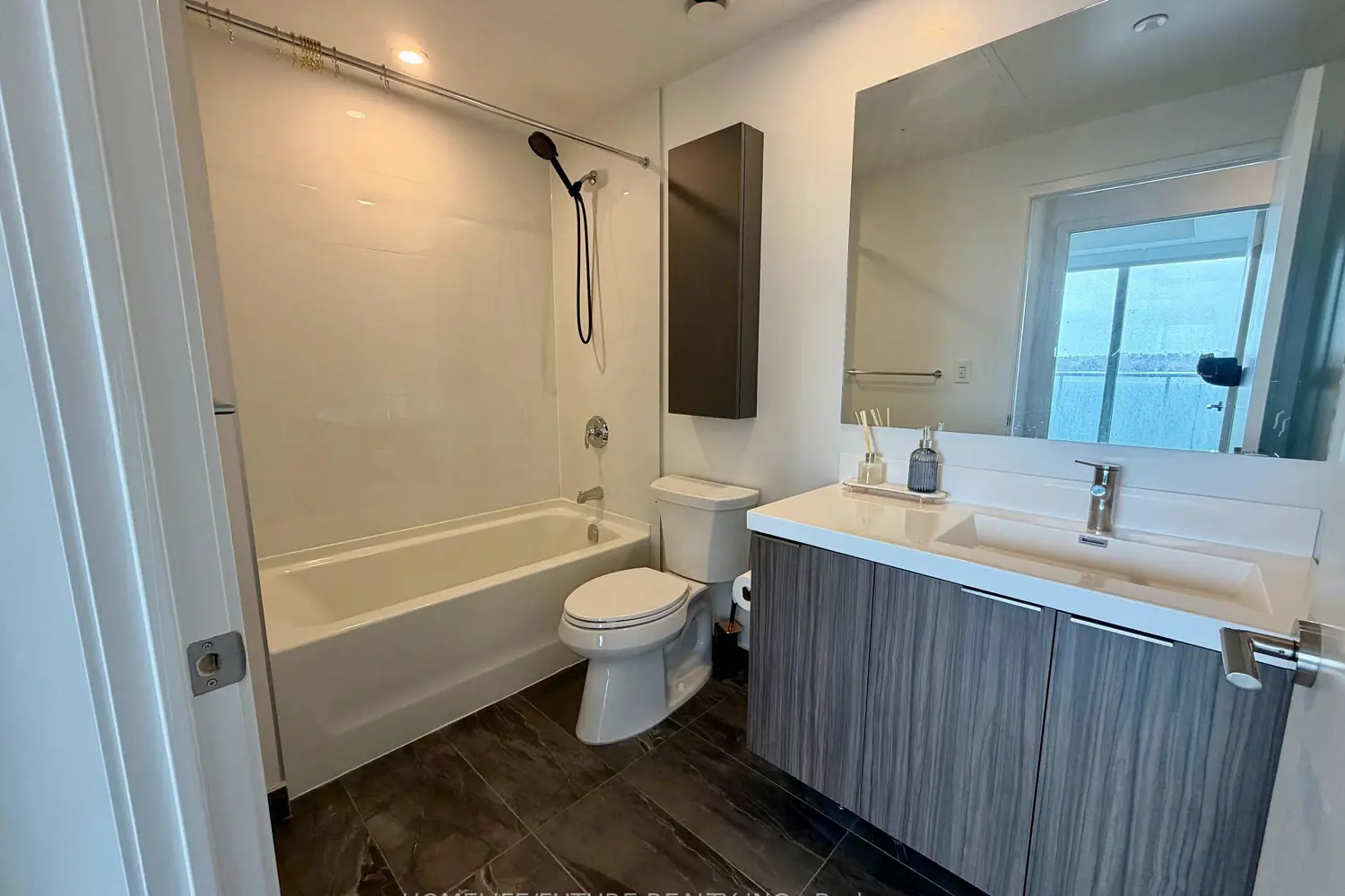 Additional image 6 of 50 O'neill Road 311