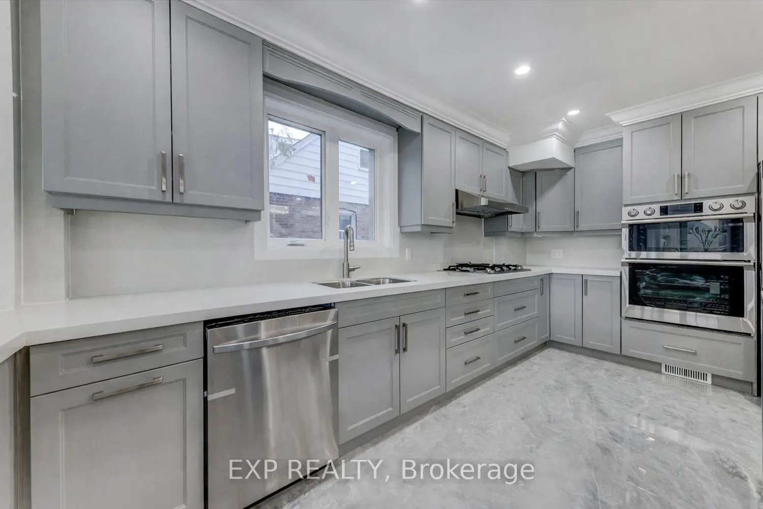 44 Tower Drive photo 2