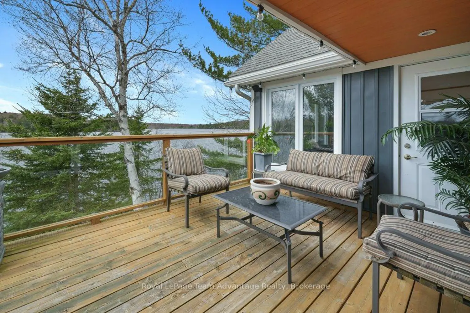 134 Johnston Road photo 2
