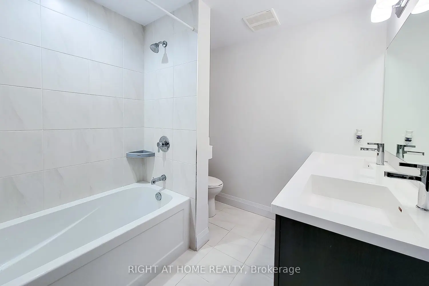 1 Redfern Avenue 217 photo 5
