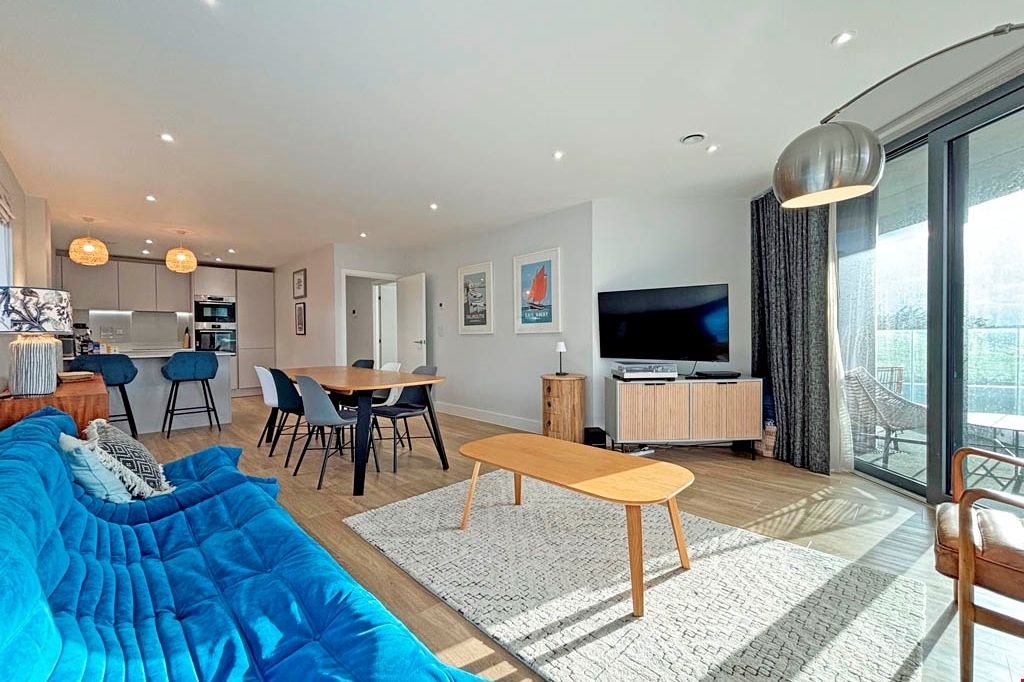 3 bed flat for saleCliff Road, Falmouth, Cornwall TR11