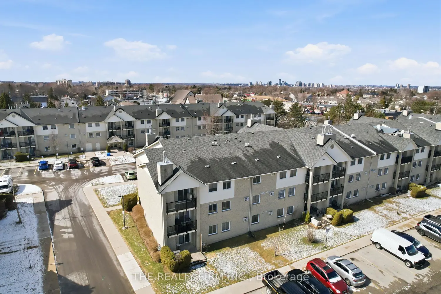 735 Deveron Crescent 310