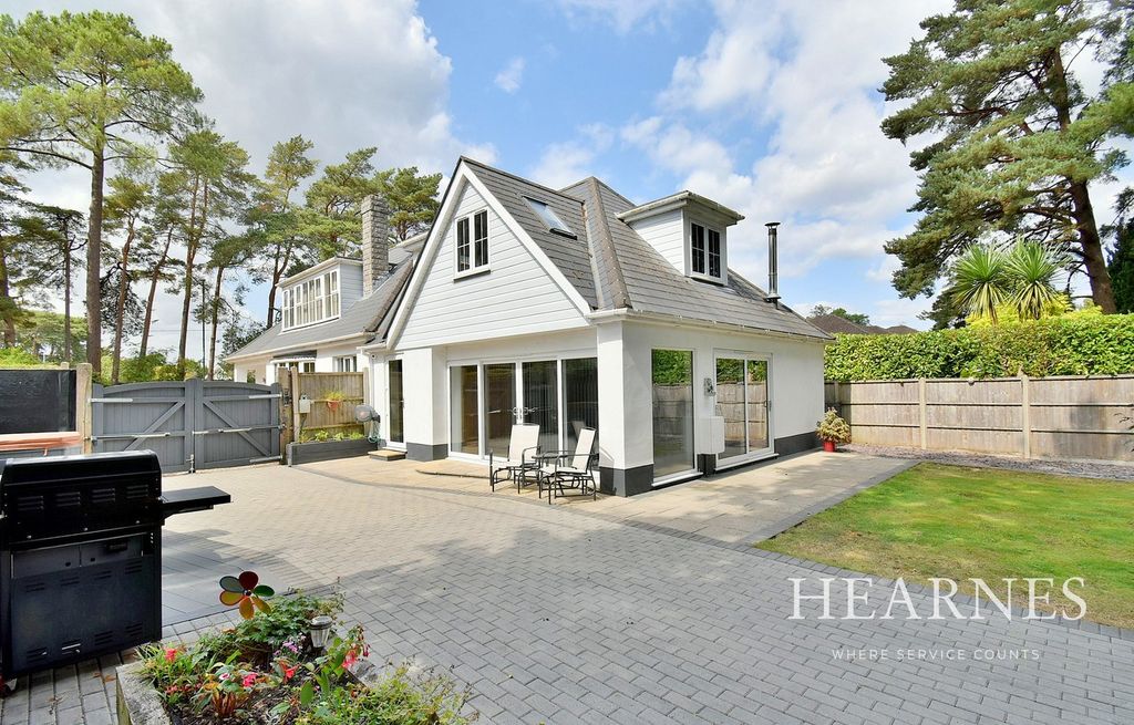 6 bed detached house for saleGolf Links Road, Ferndown BH22